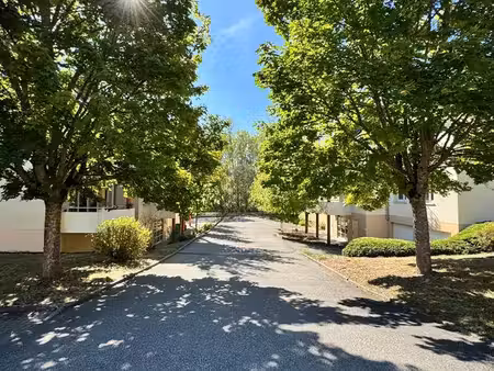 grand 3/4 pièces de 85 m² avec terrasse  garage et parking