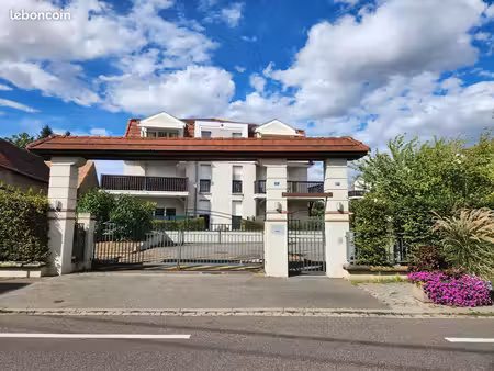 niederhausbergen – f3 de 65 m² en rez-de-jardin avec terrasse de 20 m² et grand garage de 