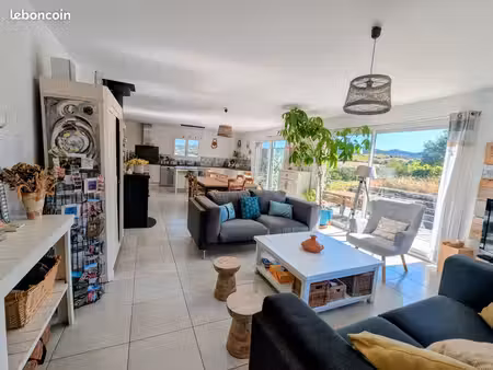 villa plain-pied de 126 m² (dpe a) sur terrain de 855 m² avec piscine