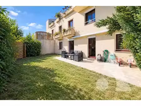 appartement f4 en duplex descendant avec jardin.