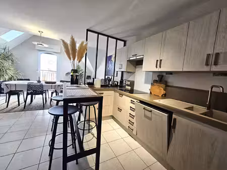 appartement t3 75 m² traversant en plein centre-ville !