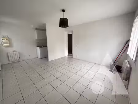 a louer appartement 1 chambre + terrasse bethisy saint pierre