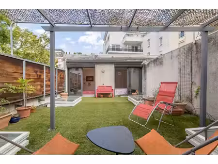 loft duplex avec terrasse et patio place saint louis