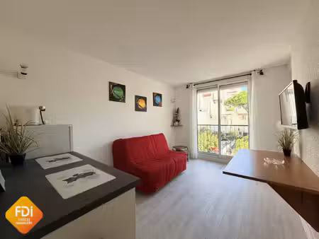 centre ville - type 2 avec loggia - 25 m2