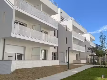 t2 avec parking et jardin à rennes