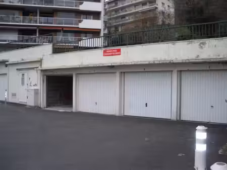 garage à louer