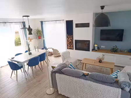maison contemporaine 4 pièces à louer à ploudalmézeau
