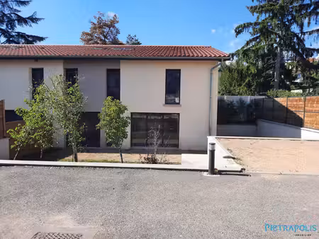 maison sur crépieux récente avec jardin à aménager
