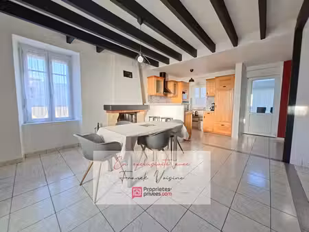 a vendre en exclusivite à vendrennes  centre bourg  maison de 100 m2 env avec 2 chambres e