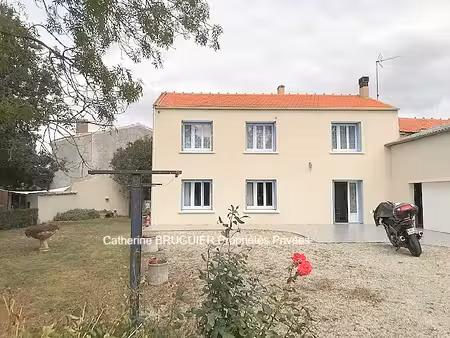 maison de village 114 m2 4 chambres garage  dépendances et jardin