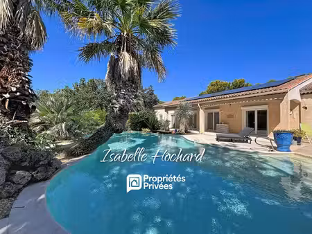 villa de plain-pied avec piscine lagon chauffée et jacuzzi