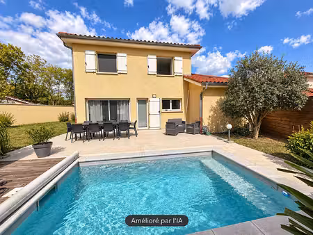 villa 2012 - 113 m² - 4 chambres - piscine - dpe b