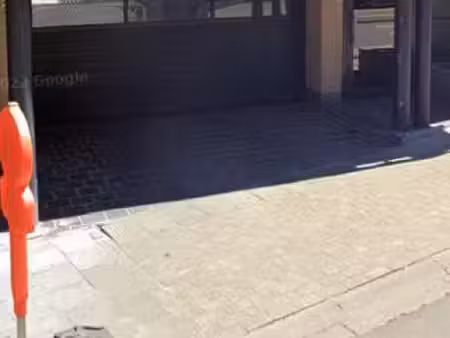 box fermé à louer au sein de la résidence luxor evere