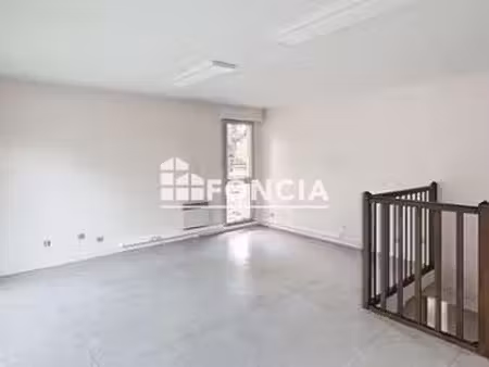 vente bureaux et commerces à flers (61100) : à vendre / 118m² flers