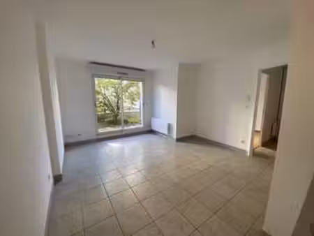 location appartement 2 pièces à nantes (44000) : à louer 2 pièces / 36m² nantes