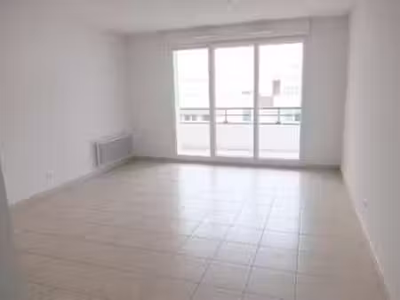 location appartement 3 pièces à nantes (44000) : à louer 3 pièces / 55m² nantes