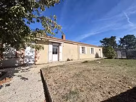 location maison à saint-julien-des-landes (85150) : à louer / 79m² saint-julien-des-landes
