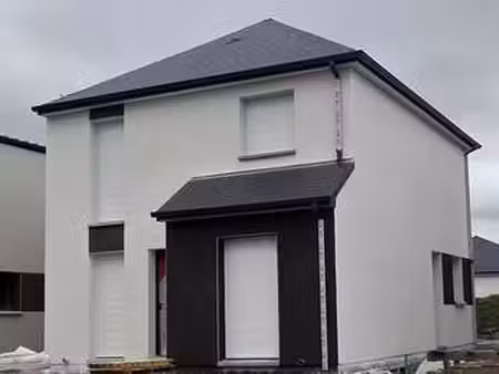 location maison à saint-méen-le-grand (35290) : à louer / 82m² saint-méen-le-grand
