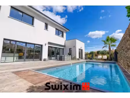 villa de luxe à vendre dans le quartier bourg