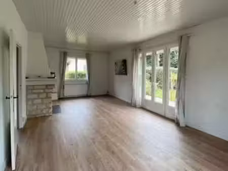 location maison au verdon-sur-mer (33123) : à louer / 90m² le verdon-sur-mer