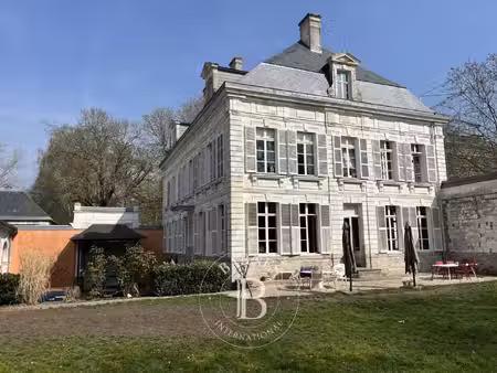 hôtel particulier à vendre dans le quartier hyper centre