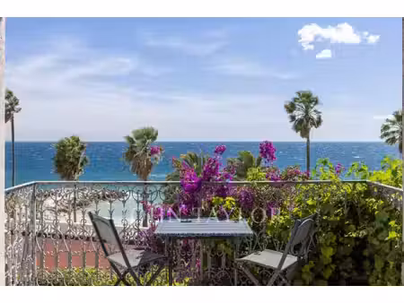 appartement de luxe à vendre dans le quartier le vieux port-les iles