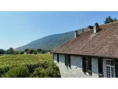 anglefort : maison forte t9 à rénover