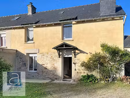 en exclusivité - agréable maison avec jardin à proximité du coeur de caulnes