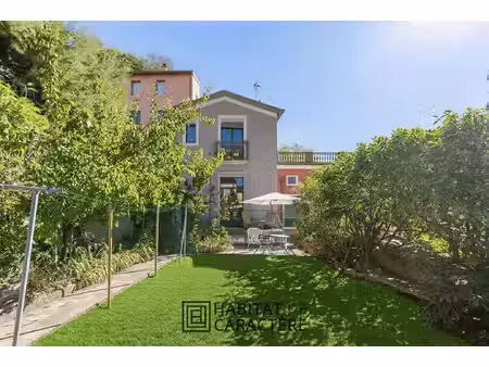 maison de luxe à vendre dans le quartier saint vincent