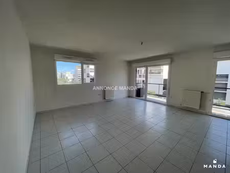 t3 non meublé avec terrasse et parking - bordeaux