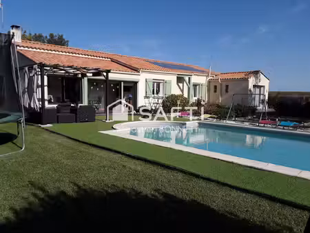 maison plain pied 3 chambres avec deux garages et piscine