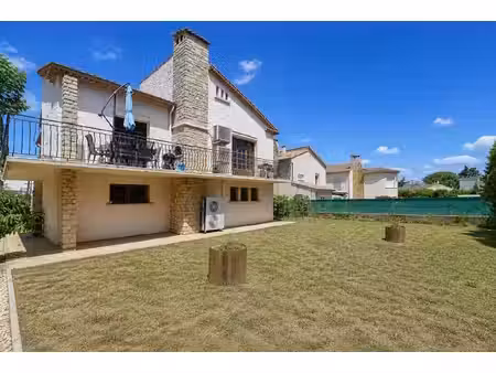 maison de 5 pièces de 149 m² à bagnols-sur-cèze