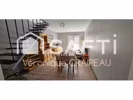 maison de ville de 60m² avec 2 chambres située en impasse à 400mètres des plages  de l'emb