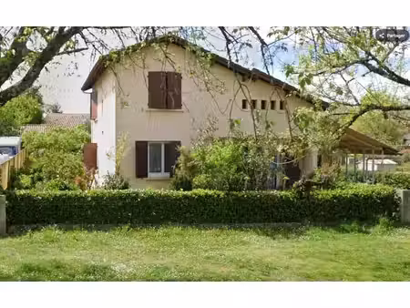 maison 6 pièces avec jardin de 680 m² et beau potentiel