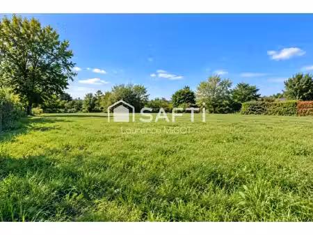 terrain viabilisé de 501 m² à pierric