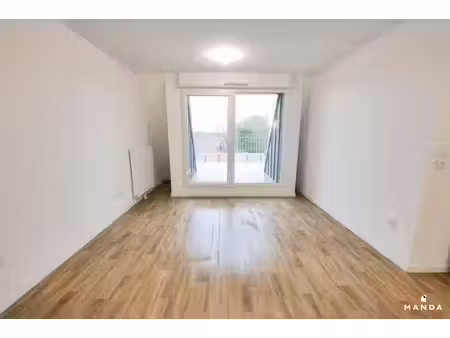 t3 non meublé lumineux avec balcon et parking - emmerin