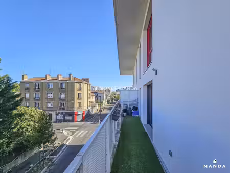 t2 meublé - 52  rue de la demi-lune  93100  montreuil  france