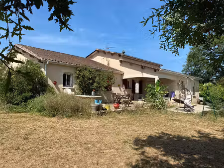 maison limeyrat 4 pièce(s) 125 m2