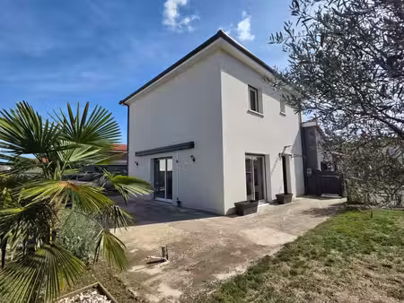 *** exclusivite *** maison moderne avec jardin *** pont du chateau 63430 ***