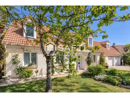 santeny – maison 187 m² avec piscine chauffée  studio et terrain de 1 000 m²