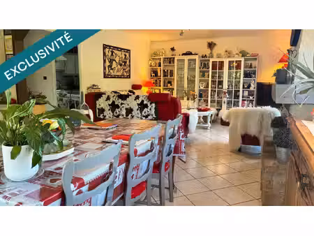 idéale pour une famille  maison spacieuse et lumineuse  très bien entretenue  dans un envi