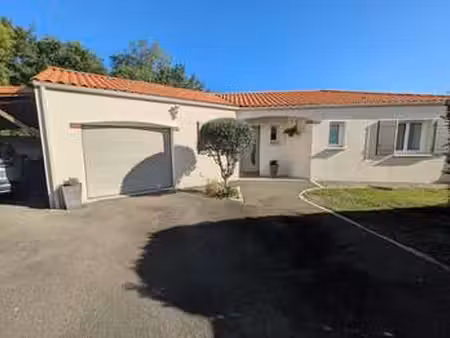 vente maison à challans (85300) : à vendre / 126m² challans