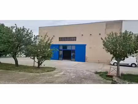 location local d’activités 425m²