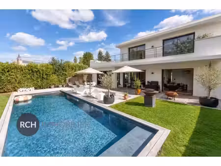 maison de luxe à vendre à montfort-l'amaury