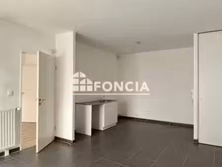 location appartement 2 pièces à nantes (44000) : à louer 2 pièces / 41m² nantes