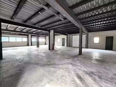location entrepôt tourrettes 83440 380m² à 760m²