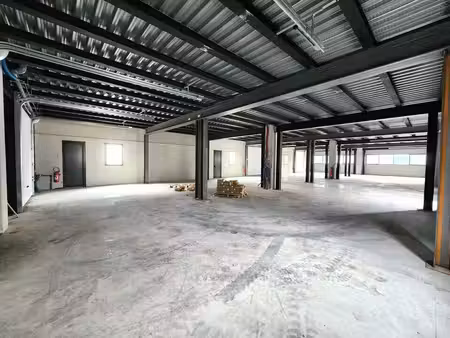 location entrepôt tourrettes 83440 380m²
