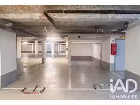 vente parking 47 m²