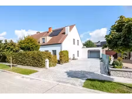 lichtrijke  instapklare halfopen bebouwing op een droomperceel (608 m²) in de schrijverswi