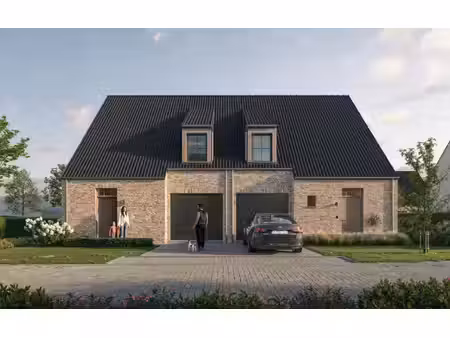 halfopen bebouwing met 3 slaapkamers en garage